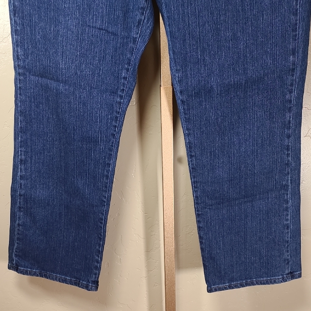 Lee Women's Relaxed Straight Leg Dark Blue Jeans Size 14 Short - Picture 4 of 13